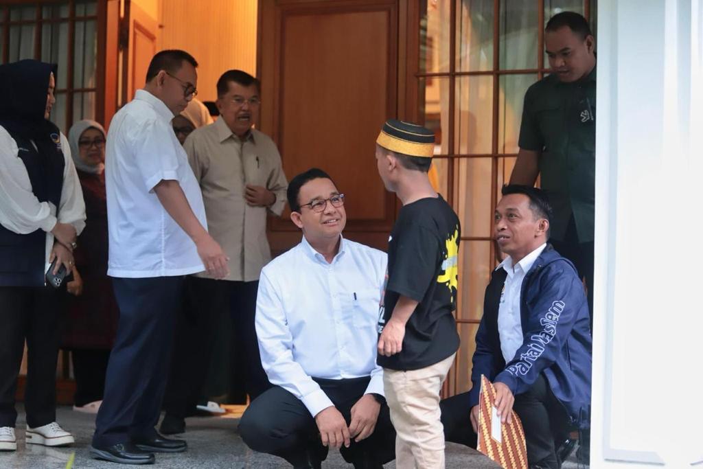IST MENGANTAR--Caleg Nasdem untuk DPR RI Desy Susanty Sutomo mengantar Asrul bertemu dengan Calon Presiden Anies Rasyid Baswedan dan Jusuf Kalla 