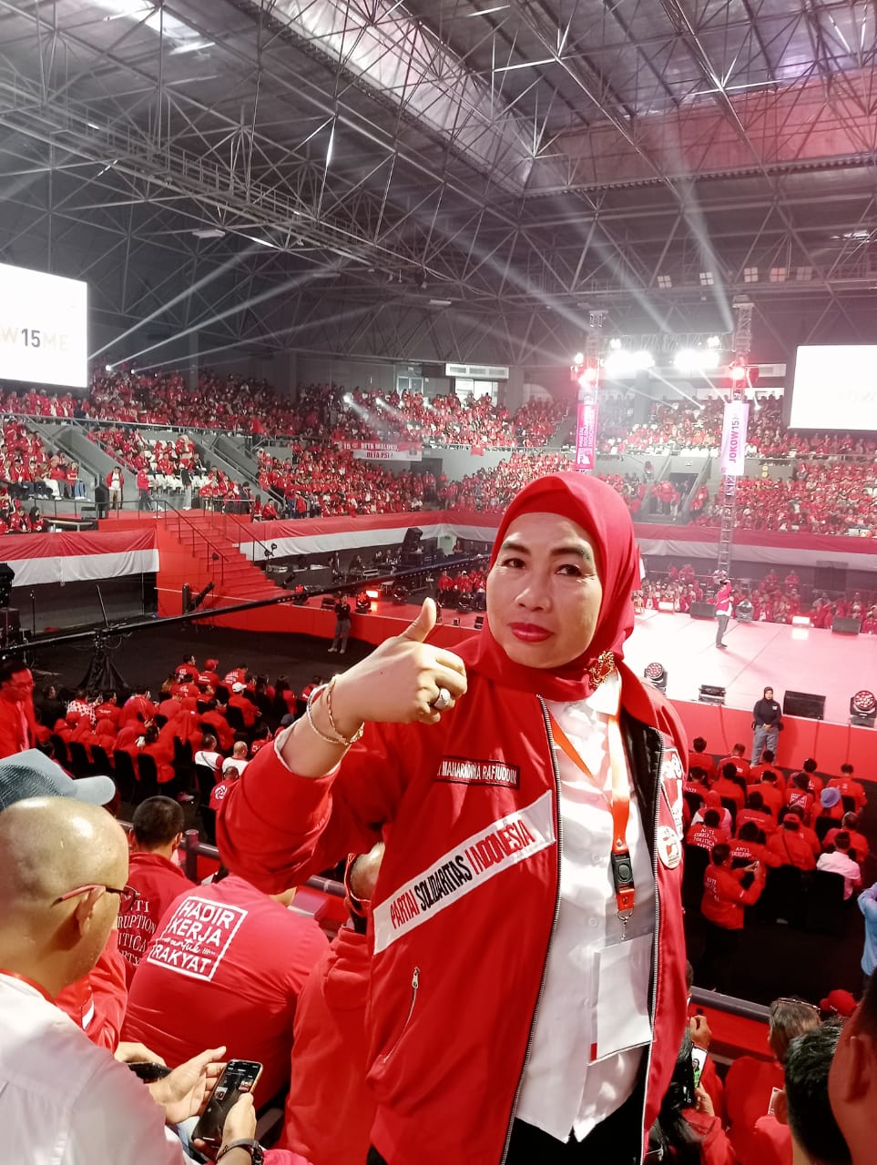 IST SILATURAHMI--Caleg DPRD Sulsel dari PSI Andi Maharadina melakukan silaturahmi dengan masyarakat di Tabaria, terkhusus alumni SMP 3 Makassar