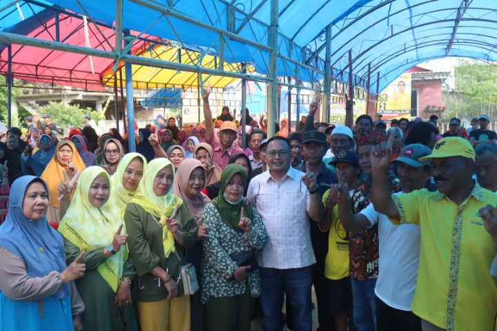 IST KAMPANYE--Legislator Golkar selaku Anggota Komisi V DPR RI Muhammad Fauzi melakukan kampanye di kabupaten Pinrang