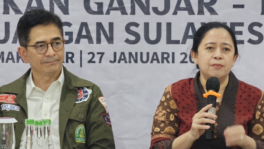 IST MENGUNJUNGI--Ketua DPP PDIP Dr (HC) Puan Maharani didampingi Sekejn Hasti Kristianto serta ketua TKN Capres dan Cawapres nomor urut 3 Ganjar-Mahfud, Arsyad Rasyid mengunjungi posko TKD Sulsel, Sabtu (27/1) malam.    