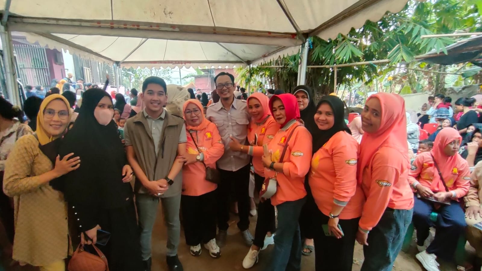 IST SILATURAHMI--Caleg Partai Gerindra untuk DPRD Kabupaten Gowa M. Alif Baso Mahendra melakukan silaturahmi dengan warga di beberapa desa 