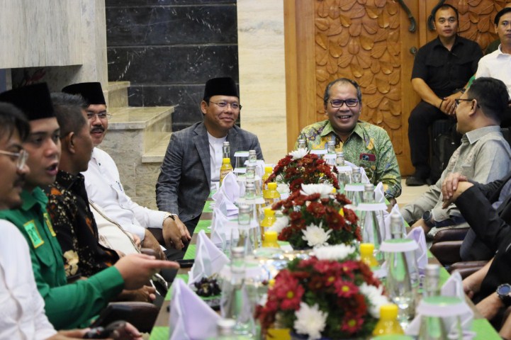 IST MENJAMU--Wali Kota Makassar Mohamamd Ramdhan Pomanto menjamu elit PPP untuk makan malam  