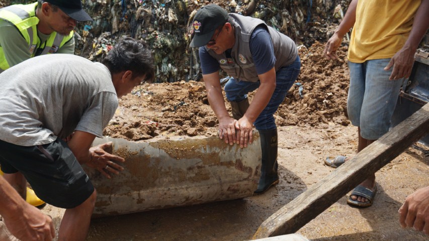  ist SALURAN--Dinas Lingkungan Hidup Makassar melakukan berbagai upaya di TPA seperti penataan rumah kompos, saluran drainase, saluran lindih yang mengarah langsung ke kolam filterisasi, sistem kontrol landfill.Saat ini TPA jadi penentu raih Adipura.
