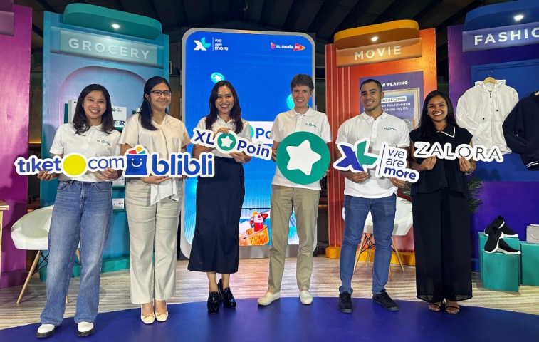 XL POIN -- Para mitra merchant XL siap mendukung program XL Poin'