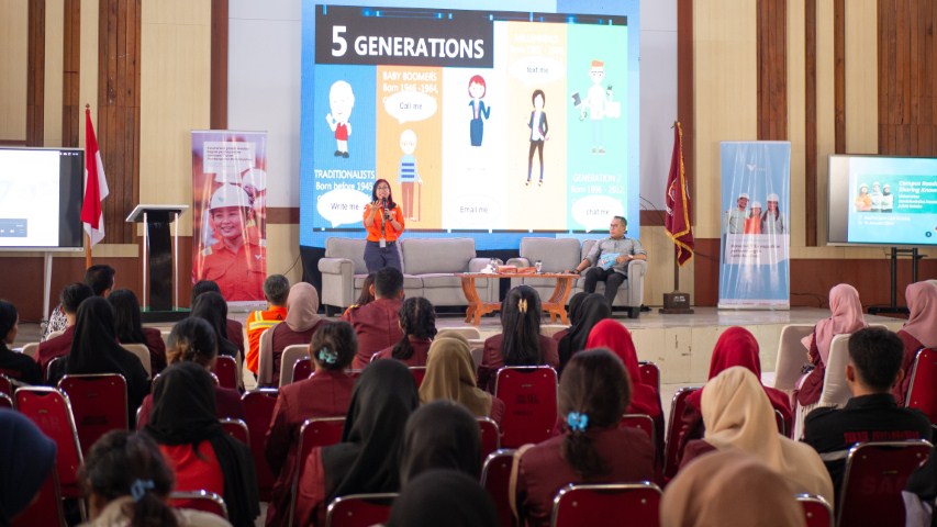 CAMPUS ROADSHOW -- Ratusan mahasiswa USN Kolaka begitu antusias mengikuti Campus Roadshow yang digelar PT Vale.