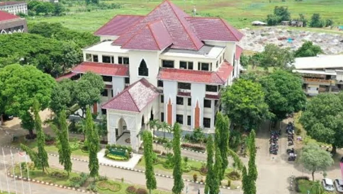 Mahasiswa KKN UINAM Gelar  Sunatan Massal dan Pemeriksaan Kesehatan