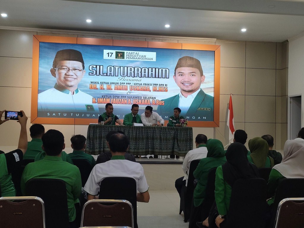 IST SILATURAHMI--Wakil Ketua umum DPP PPP Dr HM Amir Uskara didampingi Ketua DPW PPP Sulsel Imam Fauzan dalam kegiatan silaturahmi bersama pengurus dan kader partai