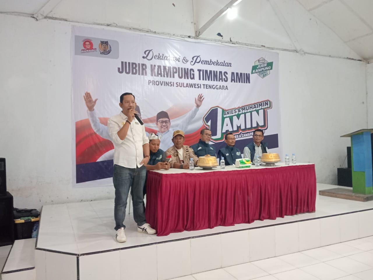 IST PEMBEKALAN--Simpatisan dan relawan pasangan Capres dan Cawapres nomor urut 1 Anies Baswedan-Muhaimin Iskandar mengikuti deklarasi dan pembekalan Jubir Kampung di Kota Baubau, Provinsi Sulawesi tenggara.