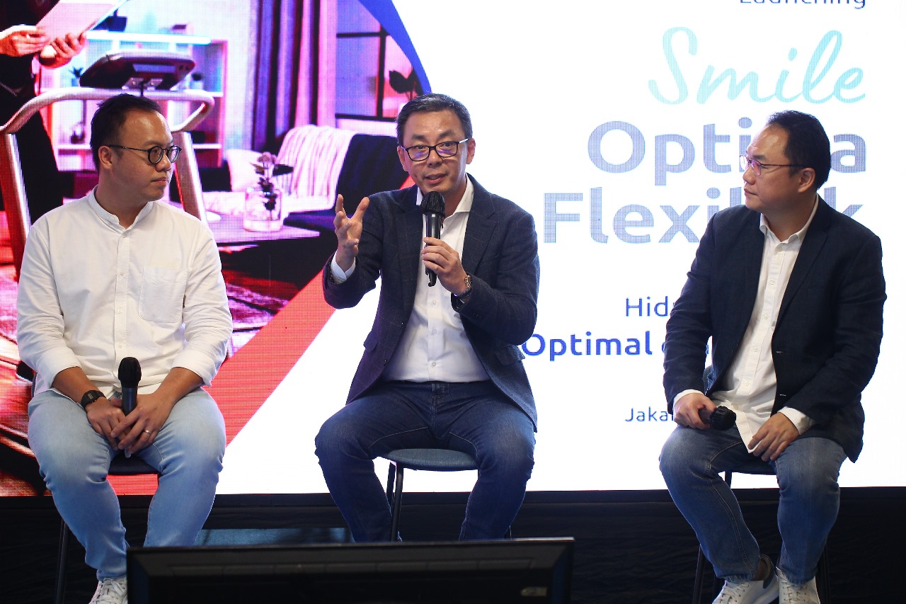 SMILE OPTIMA -- CEO & President Director MSIG Life,  Wianto Chen (tengah), sedang menjelaskan mengenai langkah-langkah yang akan dilakukan dalam mengembangkan program Smile Optima.