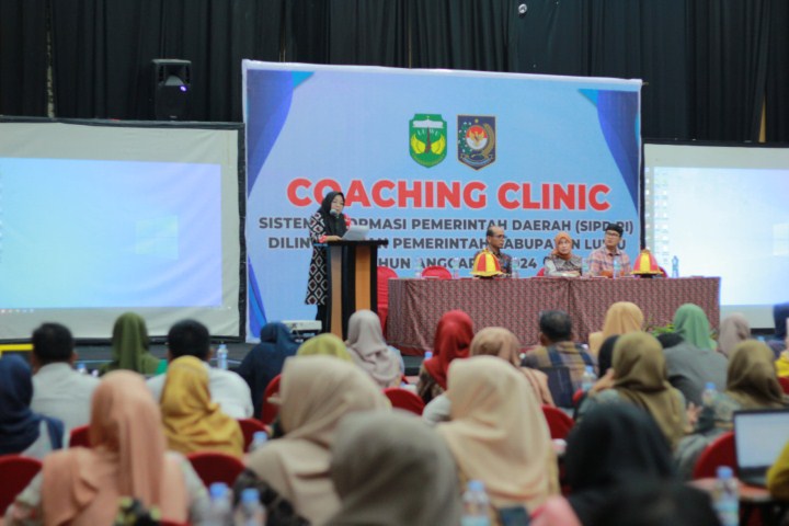 COACHING CLINIC -- BKAD Pemkab Luwu menggelar coaching clinic Sistem Informasi Pemerintah Daerah Republik Indonesia (SIPD RI) lingkup Pemkab Luwu di Hotel Swiss-Belinn Panakikukang Makassar selama dua hari (4-5/2).