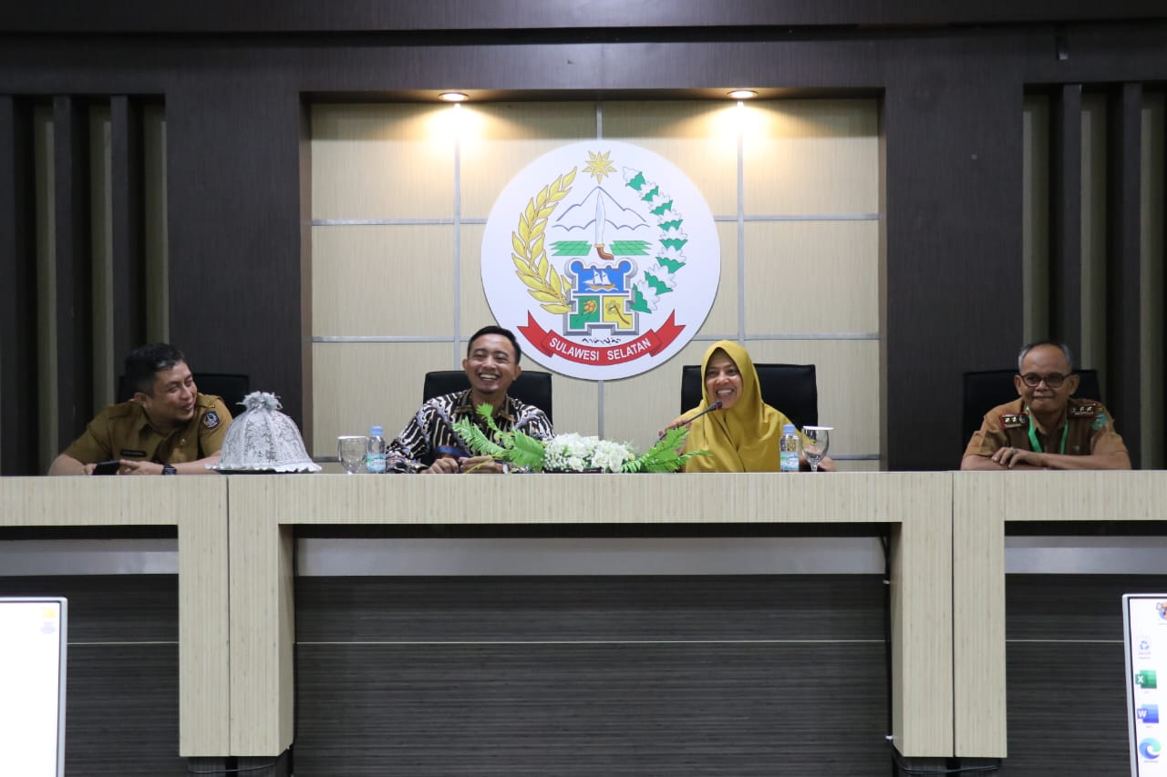 UJI -- Sebanyak 65 ASN mengikuti Assessment Uji Potensi dan Kompetensi Pemetaan Jabatan Administrator, Fungsional Muda, Pengawas dan Pelaksana Lingkup Pemkab Luwu Timur selama dua hari (5-6/2) di UPT Penilaian Potensi dan Kompetensi BKD Sulsel,  Senin (5/2). 
