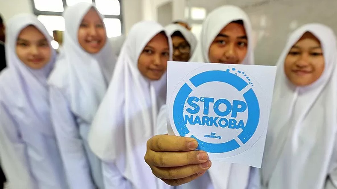 int NARKOBA--Wali Kota Makassar Moh Ramdhan Pomanto siap membantu pembentukan BNNK di Makassar. Termasuk memasukkan pencegahan narkoba dalam kurikulum lokal di sekolah.Tampak anak-anak kampanye anti narkoba.
