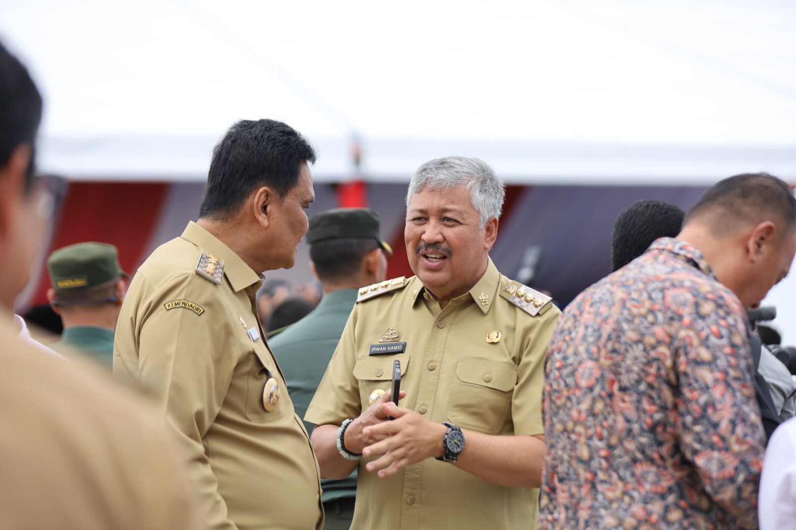 RESMIKAN -- Bupati Pinrang Irwan Hamid bersama sejumlah kepala daerah di Sulsel menghadiri peresmian Makassar New Port (MNP) dan Instalasi Pengolahan Air Limbah (IPAL) di Jalan Metro Tanjung Bunga oleh Presiden RI Joko Widodo, Kamis (22/2). 