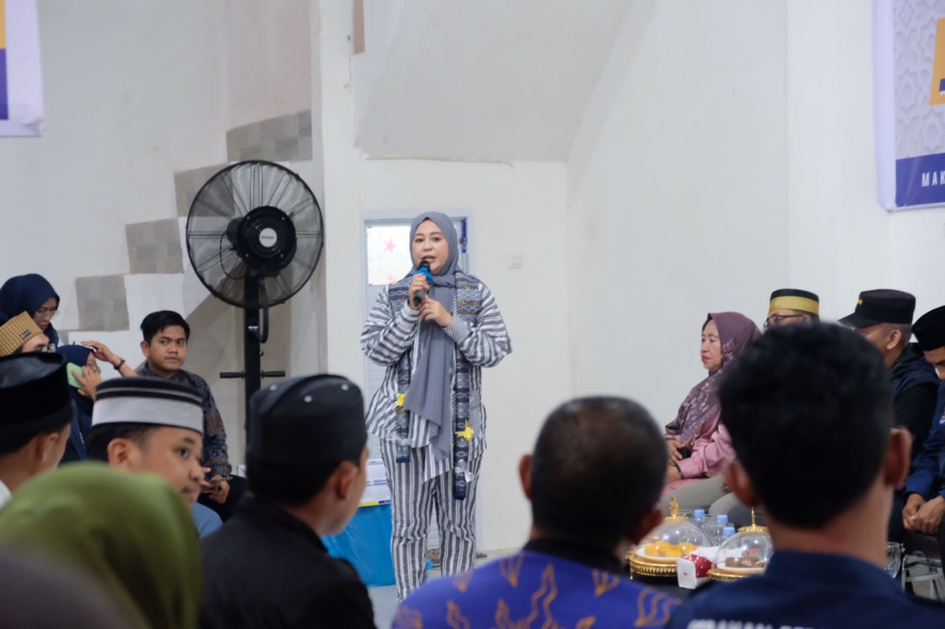 IST SOSIALISASI--Mantan Wakil Wali Kota Makassar Fatmawati Rusdi ketika melakukan sosialisasi di Kabupaten Takalar beberapa waktu lalu   
