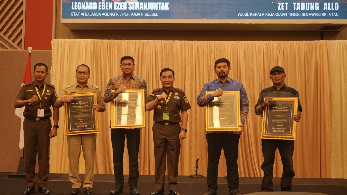 Tiga Kepala Daerah  Dapat Penghargaan Kejati