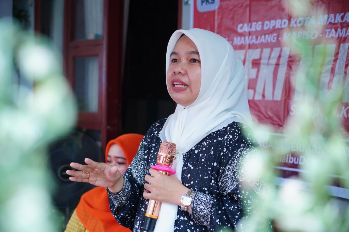 IST HARAPANNYA--Caleg PKS Kota Makassar Rezeki Nur menyampaikan harapannya pada sebuah kegiatan beberapa waktu lalu 