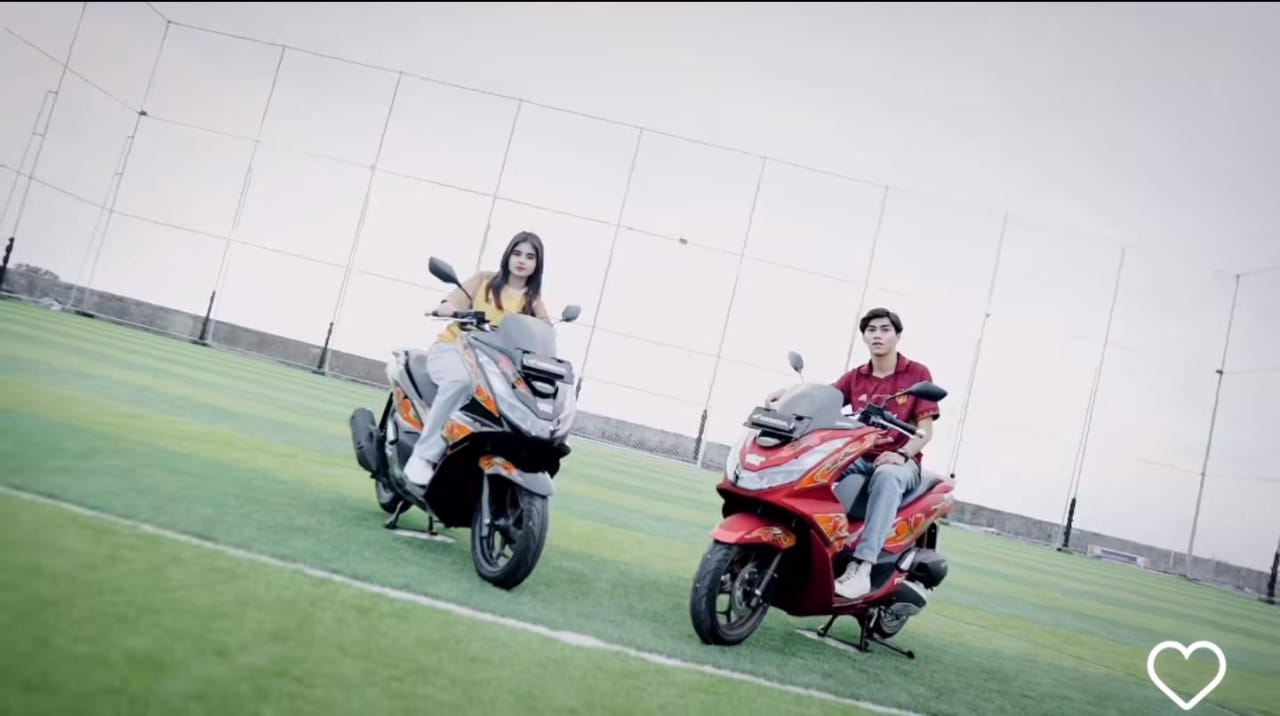 LIVERY PSM -- Honda PCX CBS dengan livery PSM membuatnya tampil lebih menawan dan tentunya beda dengan pengguna Honda PCX CBS lainnya. Karena Honda PCX CBS dan Scoopy livery PSM dibuat dalam jumlah terbatas atau motor limited.