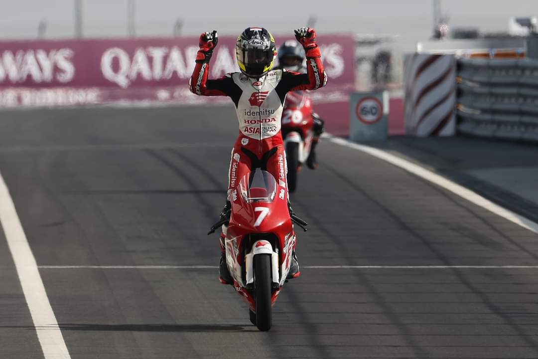 PODIUM TERTINGGI -- Aksi para pebalap muda AHM yang sukses mengantarkan mereka meraih podium tertinggi di IATC, Qatar.