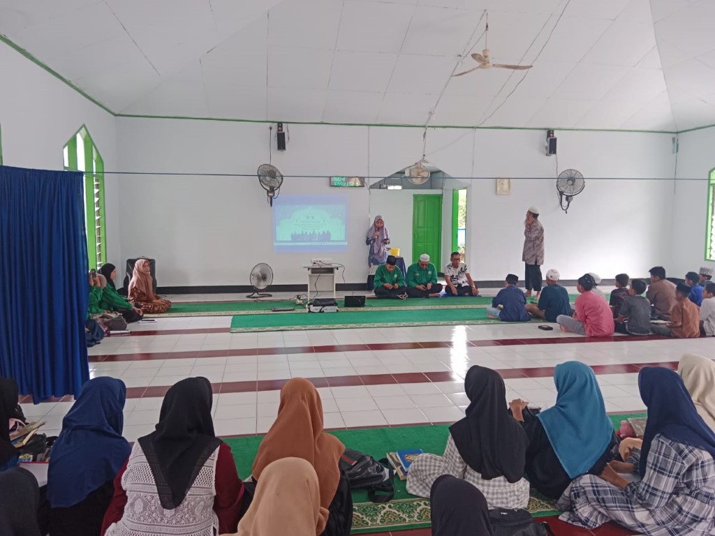 PESANTREN -- Para peserta didik kelas VII SMPN 10 Bantimurung sedang mengikuti pesantren kilat.