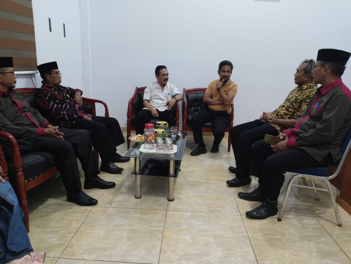 AUDIENSI --  Pengurus Dewan Pendidikan (PDP) Kabupaten Luwu Timur melakukan audensi sekaligus penyerahan rekomendasi sebagai bahan masukan dalam pengembangan kualitas pendidikan di Dinas Pendidikan dan Kebudayaan (Disdikbud) Kabupaten Luwu Timur baru-baru ini. 