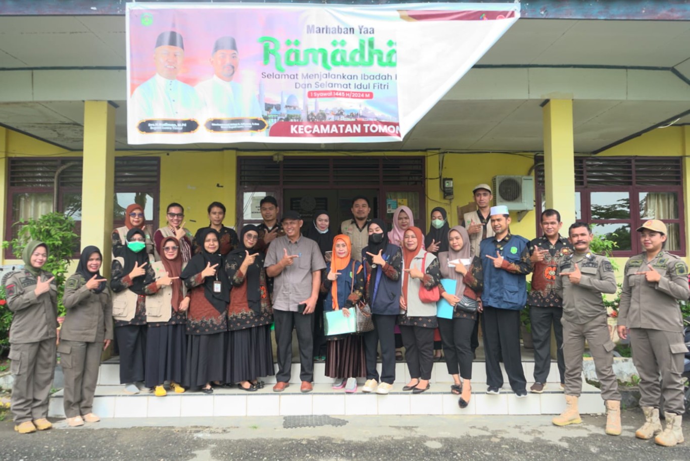 ILEGAL -- Tim Pengawasan Obat dan Makanan Kabupaten Luwu Timur menemukan banyaknya kosmetik ilegal atau tidak memiliki ijin edar (BPOM) di Pasar Kawarasan, Kecamatan Tomoni, Kamis (21/3).