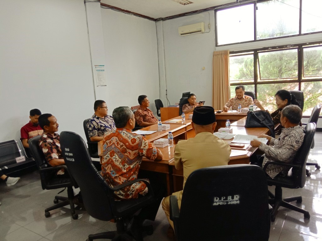 RAKER -- Komisi I DPRD Tana Toraja mengadakan Raker evaluasi program kerja yang didanai APBD Tator tahun 2023 dan program tahun 2024.
