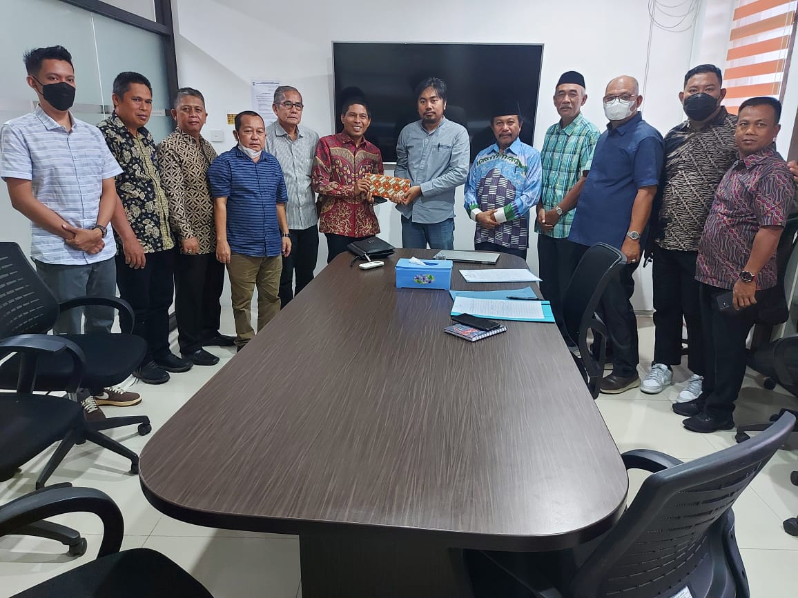 KONSULTASI -- Komisi II DPRD Kabupaten Wajo melakukan kunjungan konsultasi dan koordinasi dengan Badan Perencanaan Pembangunan Daerah, Penelitian dan Pengembangan Kota Balikpapan, Kalimantan Timur,  Jumat (22/3)