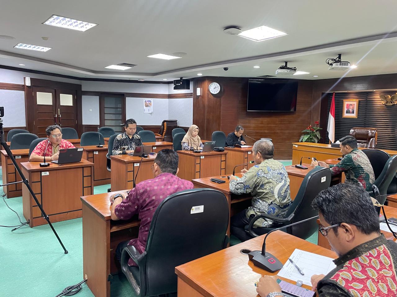 KAWAL -- Komisi I DPRD Wajo Bidang Pemerintahan Kabupaten Wajo melakukan konsultasi dan koordinasi dengan Badan Kepegawaian Negara (BKN) RI Kamis (21/3). 