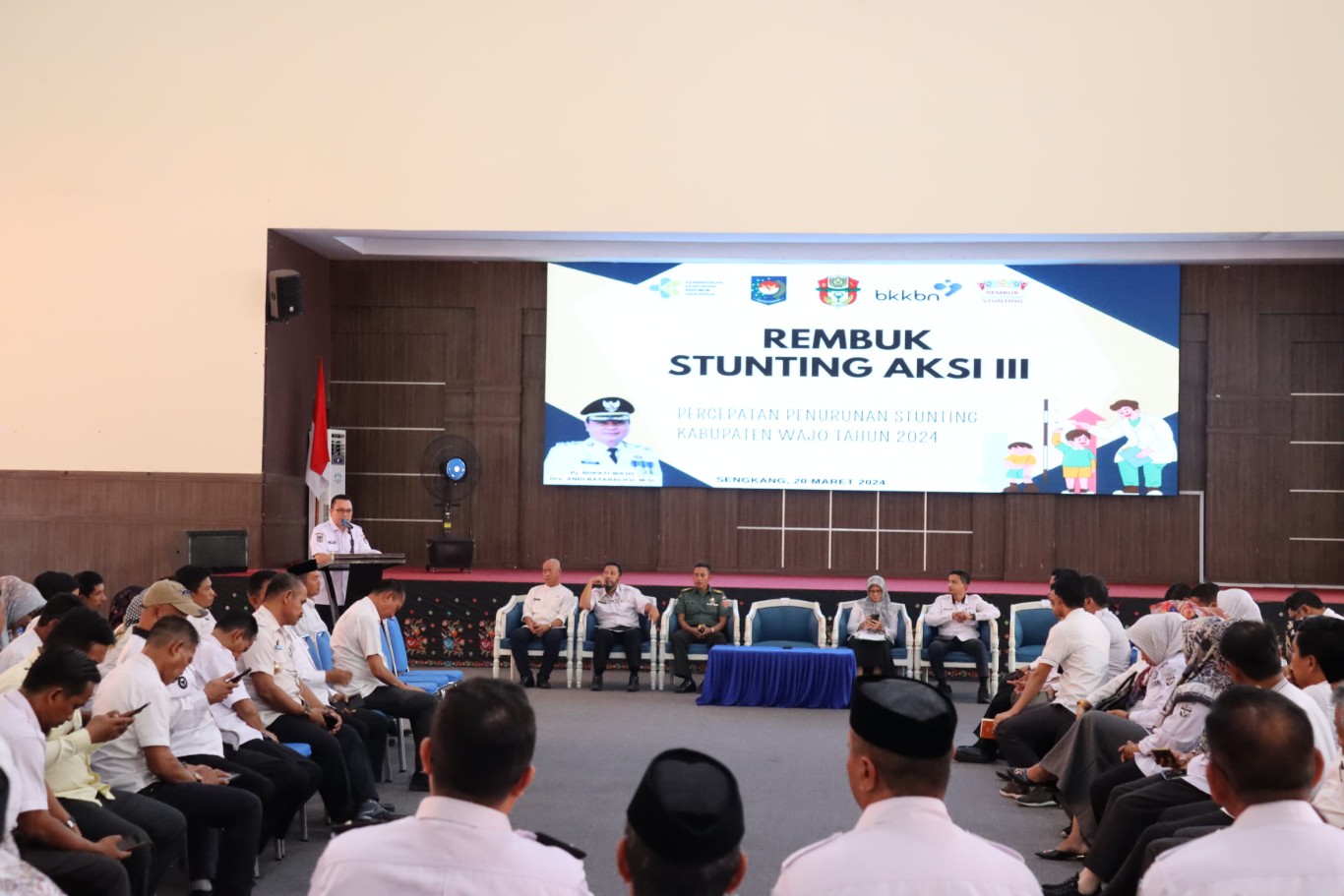BUKA RAKOR -- Pj Bupati Wajo Andi Bataralifu membuka rapat koordinasi Tim Percepatan Penurunan Stunting (TPPS) Tahun 2024 di Ruang Pola Kantor Bupati, Rabu (20/3). Menurut Andi Batara masalah stunting di Kabupaten Wajo sangat perlu mendapatkan perhatian.