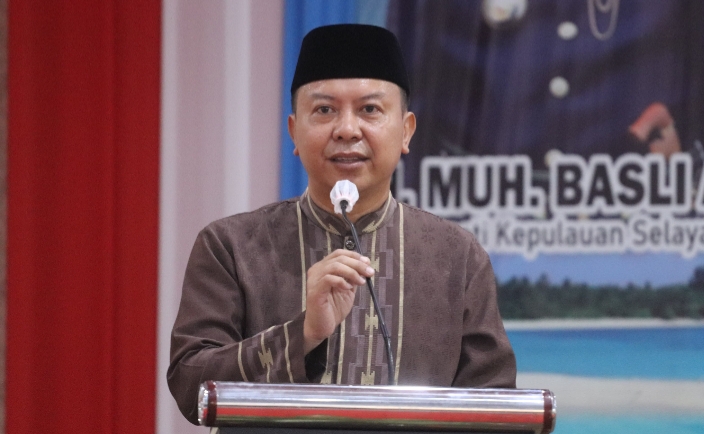 Wisuda Santri LPPTK BKPRMI, Bupati Basli Ali Bocorkan Kiat Sukses Belajar  BJ Habibie