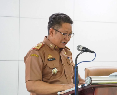 Pemkot Serahkan Jamsos Pekerja Miskin