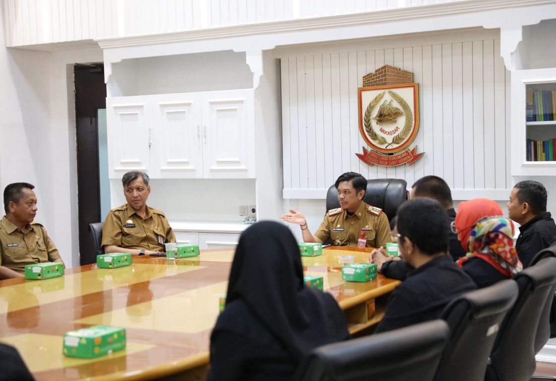 ist AUDIENS--Pj Sekretaris Kota Makassar, Firman Hamid Pagarra  menerima audiens Wakil Rektor III ITB Nobel, Dr Ihwan di Ruang Kerja Sekkot, Balai Kota, Selasa (16/4). 