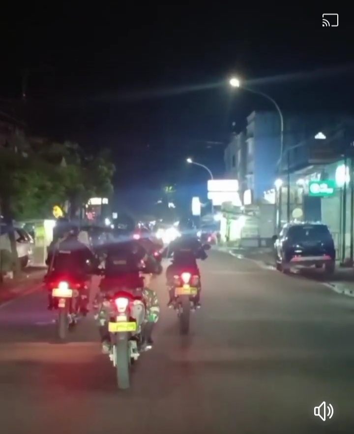 IST PATROLI -- Personel Samapta Polrestabes Makassar yang melaksanakan patroli Kamtibmas di wilayah Hukum Polrestabes Makassar.
