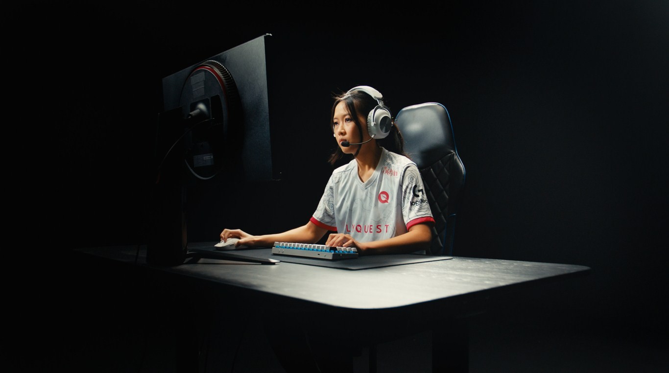 Logitech PRO X 60 Lightspeed Gaming Keyboard