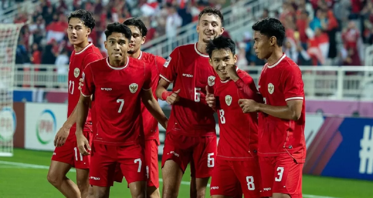 Pemkab, KONI dan Polres Maros Gelar Nobar Indonesia Vs Uzbekistan