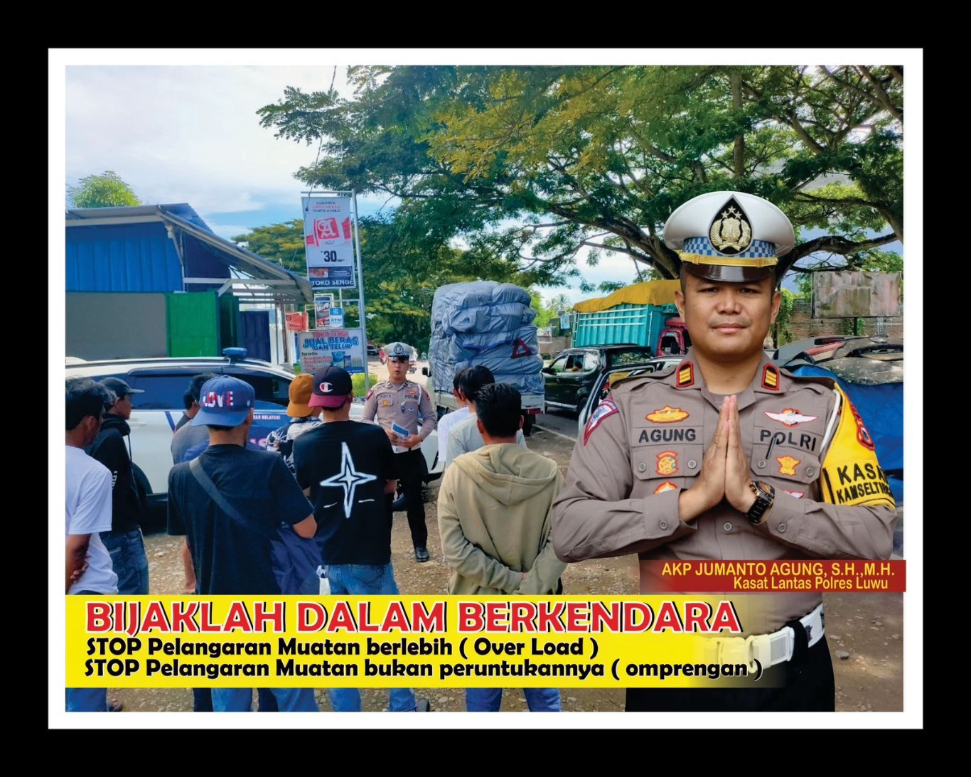BINLUH -- Satuan Lalu Lintas Polres Luwu melaksanakan kegiatan Pembinaan dan Penyuluhan (Binluh) kepada para pengemudi angkutan umum di Jalan Trans Sulawesi, Kecamatan Belopa, Kamis (18/4).