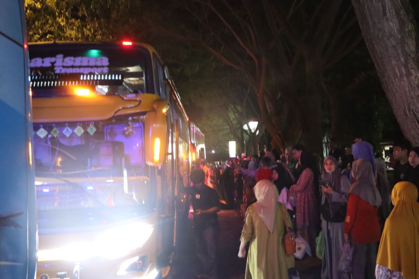 BERANGATKAN -- Pabanrim Polri Polres Luwu penerimaan Bintara dan Tamtama Polri Terpadu TA 2024 dilaksanakan apel pengecekan sekaligus pemberangkatan terhadap 146 Casis Bintara dan Tamtama Polri di Halaman Apel Mapolres Luwu menuju Polda Sulsel, Sabtu (27/4).