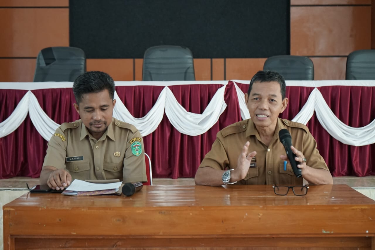 ROAD SHOW -- Disdikbud Kabupaten Luwu Timur menggelar rapat pelaksanaan road show Budaya Tahun 2024 di Aula Disdikbud Lutim, Selasa (23/4). Kegiatan road show untuk memeriahkan HUT Kabupaten Luwu Timur ke-21 Tahun, pada 3 Mei mendatang.