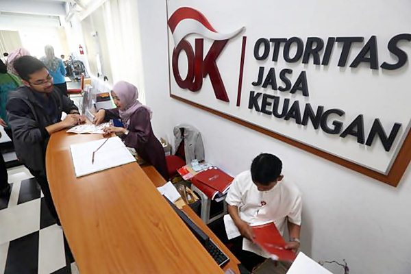TETAP TENANG -- OJK mengharapkan masyarakat untuk tetap tenang dalam menghadapi dampak guncangan geopolitik global yang terjadi saat ini.