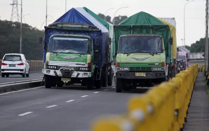 Angkutan Barang Dibatasi, Termasuk yang Lewat Tol