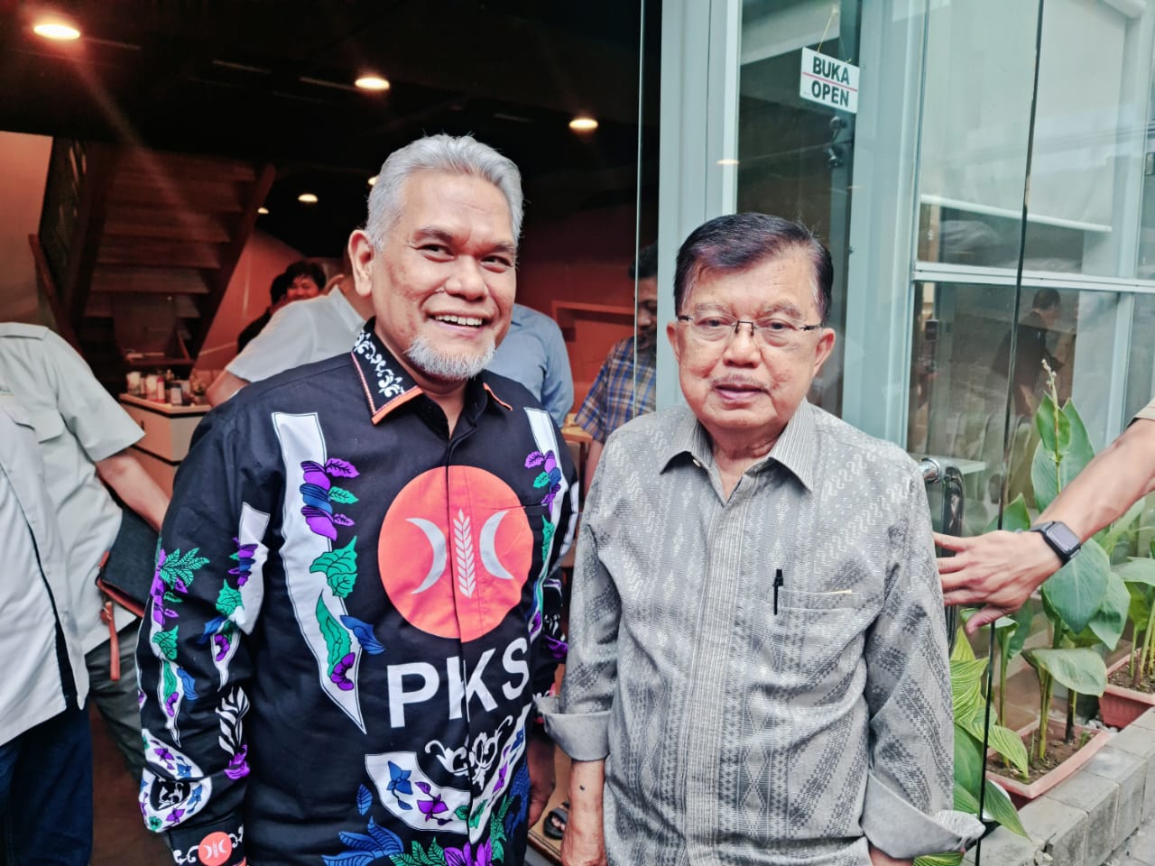 IST BERSAMA--Ketua DPW PKS Sulsel Amri Arsyid bersama mantan Wakil Presiden HM Jusuf Kalla 