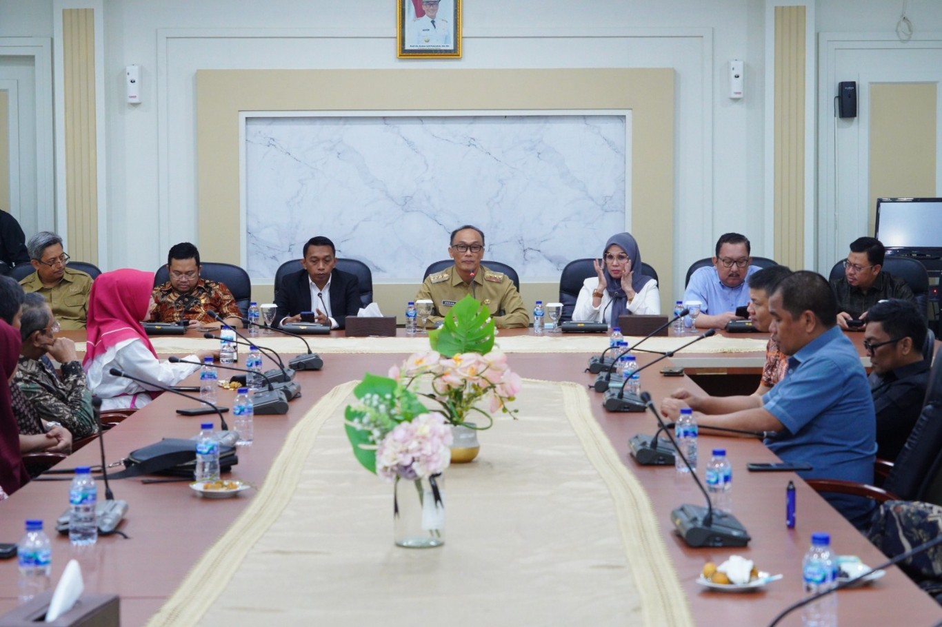 IST SILATURAHMI--Pj Gubernur Sulsel Prof. Zudan Arif Fakhrulloh bersilaturahmi bersama pimpinan dan anggota DPRD provinsi, Selasa (21/5) 