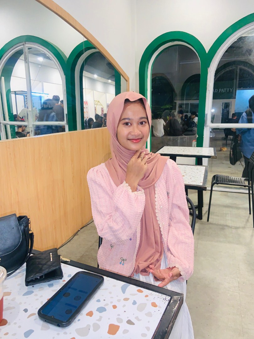 Laura Anesti Ayu Kirana  Prodi Ilmu Komunikasi  FISIP Unismuh Makassar