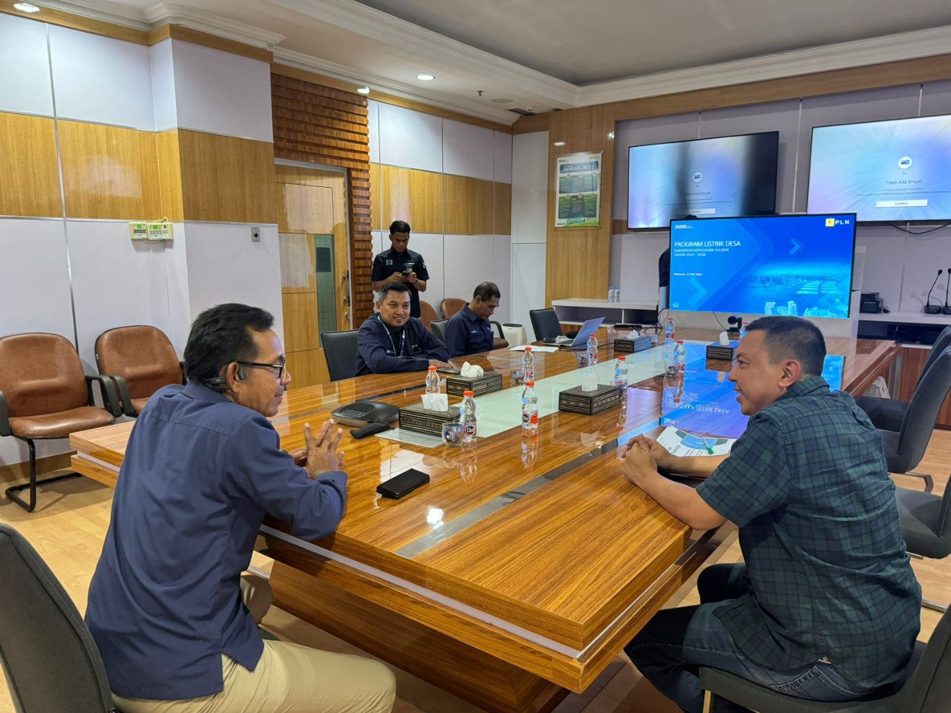 Bupati Basli Ali Temui GM PLN UID Sulselrabar, Minta Perhatian Khusus