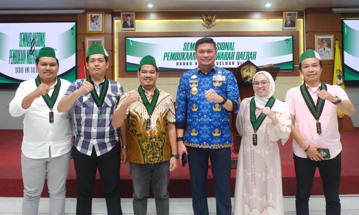 IST APRESIASI -- Bupati Gowa, Adnan Purichta Ichsan, mengapresiasi para kader HMI yang telah mempersiapkan diri menuju Indonesia Emas 2045.