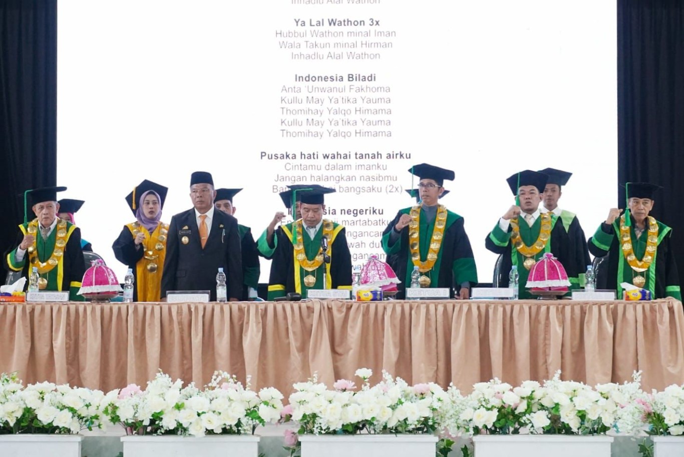 WISUDA -- Bupati Bulukumba Andi Muchtar Ali Yusuf menghadiri kegiatan wisuda sarjana STAI Al-Gazali Bulukumba Angkatan ke 33 di Gedung Bersama, Senin (20/5)