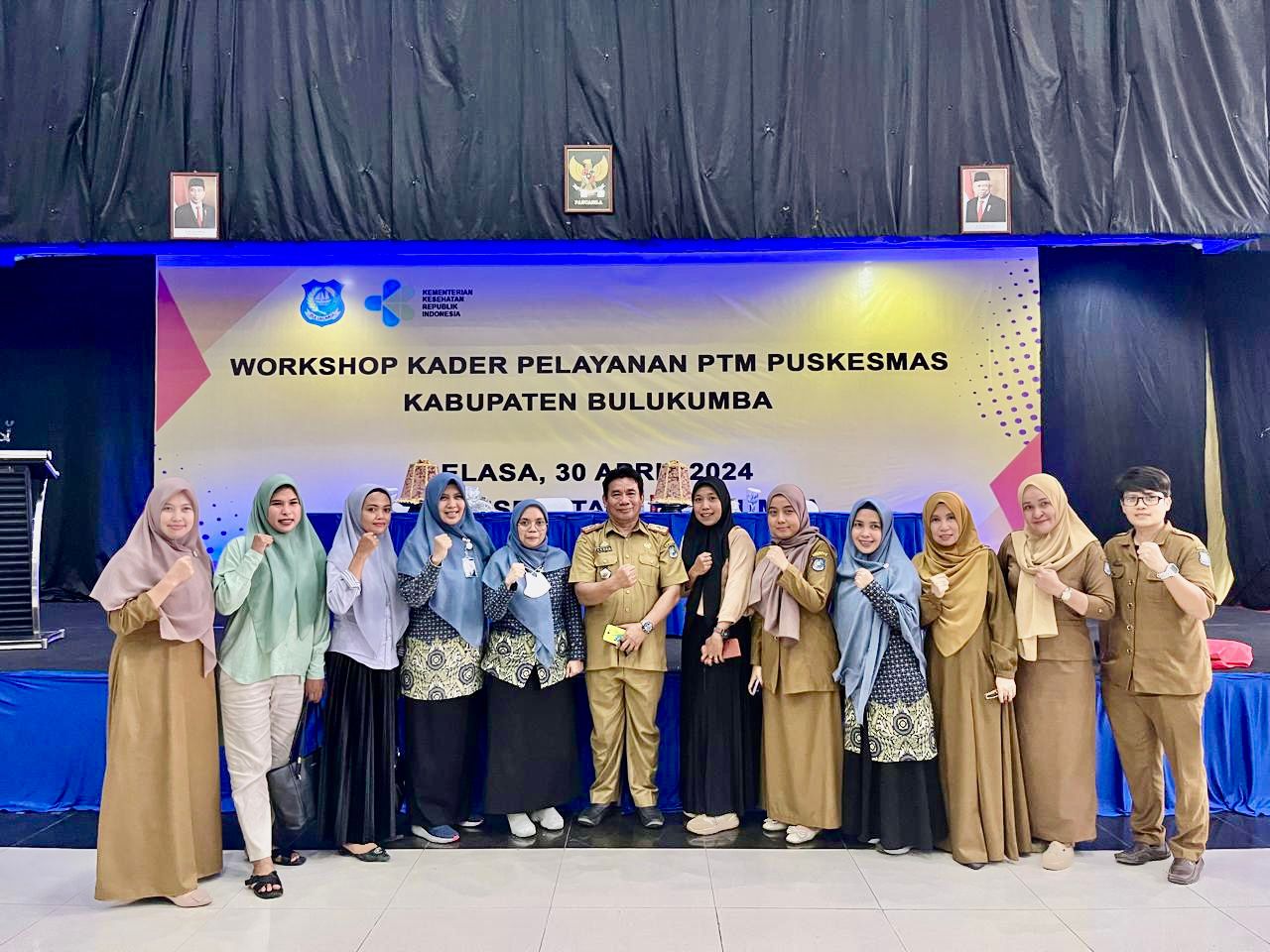 WORKSHOP -- Dinas Kesehatan Pemkab Bulukumba menggelar Workshop Kader Pelayanan Penyakit Tidak Menular (PTM) di Ballroom Ammatoa, Hotel Agri baru-baru ini.