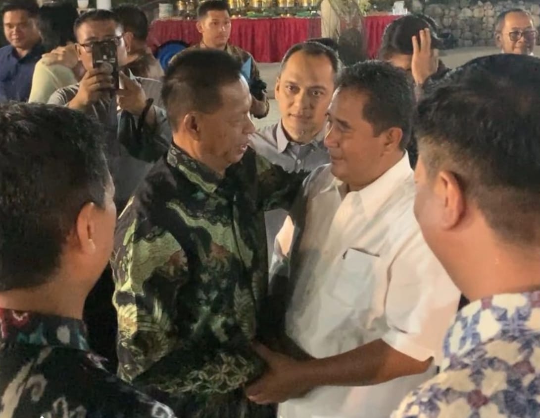RAMAH TAMAH -- Pj Bupati Enrekang H Baba mengikuti ramah tamah dan pelepasan Pj. Gubernur Sulsel, Bahtiar Baharuddin dan Pj Ketua TP PKK Sulsel, Hj. Sofha Marwah Bachtiar, Sabtu (18/5).