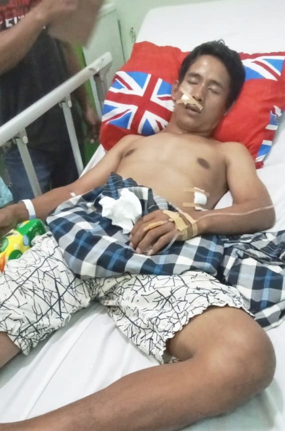 DITIKAM -- Seorang sopir Kelurahan Kambiolangi Belajen Utara, Kecamatan Alla, Kabupaten Enrekang KM (41) ditikam oleh OTK di Cafe Resting Bule Kecamatan Malua, Kabupaten Enrekang baru-baru ini. 