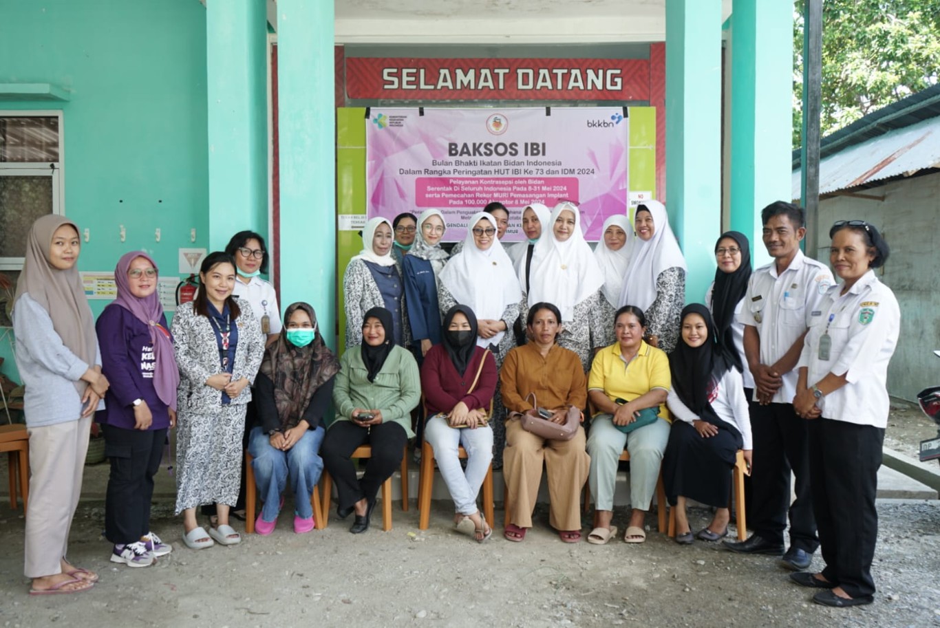 BAKSOS -- Dinas Pengendalian Penduduk dan Keluarga Berencana (DP2KB) Luwu Timur menggelar Baksos Pelayanan KB Serentak yang dilaksanakan di Klinik KB Puskesmas Angkona baru-baru ini. 